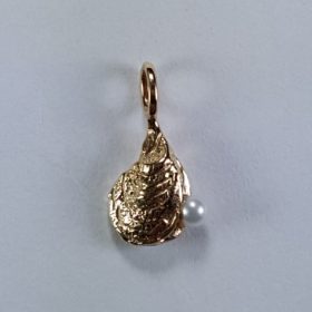 Oyster Pendant with 3mm Cultured Pearl 14kt Yellow Gold 1/2 inch