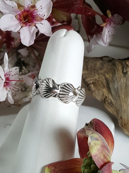 Scallop Band Ring 5mm Sterling Silver sizes 5-9